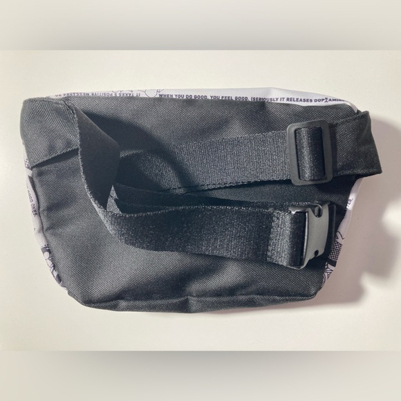 Hollister Adjustable Customizable Fanny Pack - Picture 4 of 5